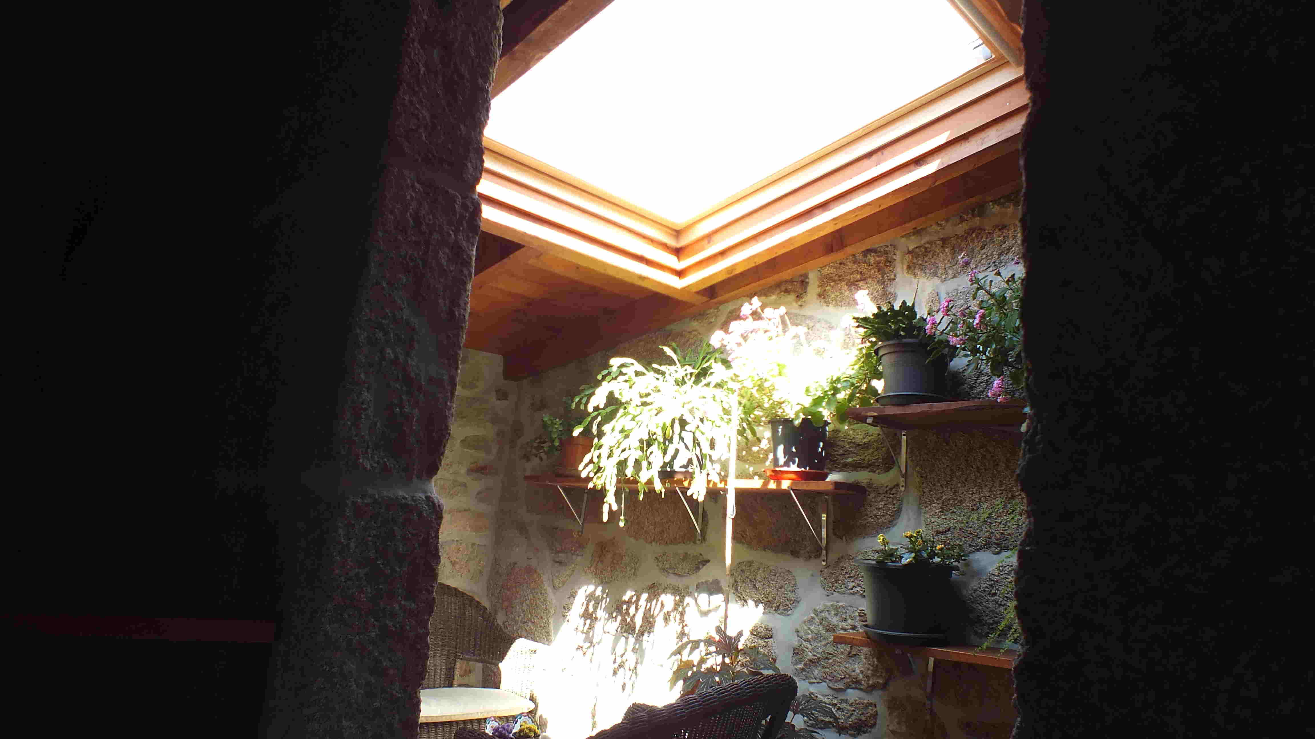 Pormenores de alta precisão na sua adaptação em reconstruções. Clarabóia de excelente nível iluminação e também de safisfação por parte do cliente.  Trabalho realizado em Marialva. 